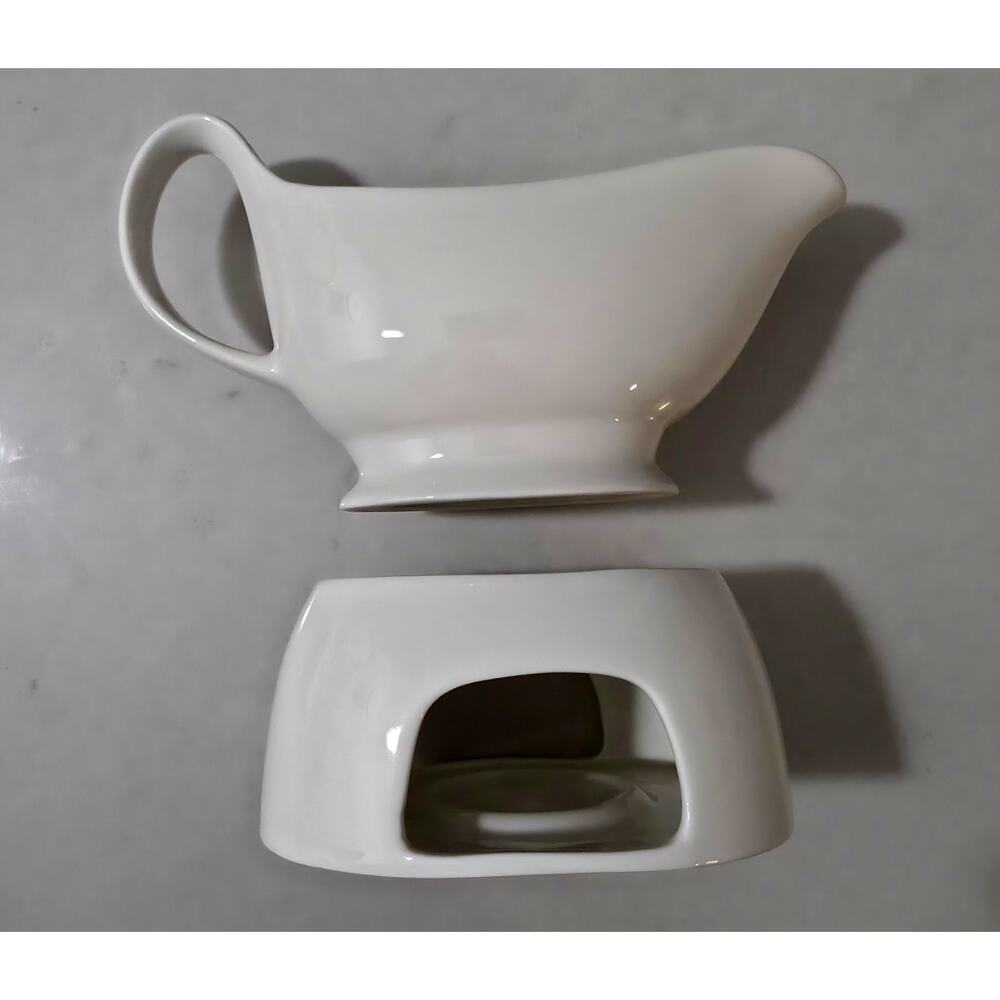 Nucookery Large 17 Oz Porcelain Gravy Boat with Warmer White